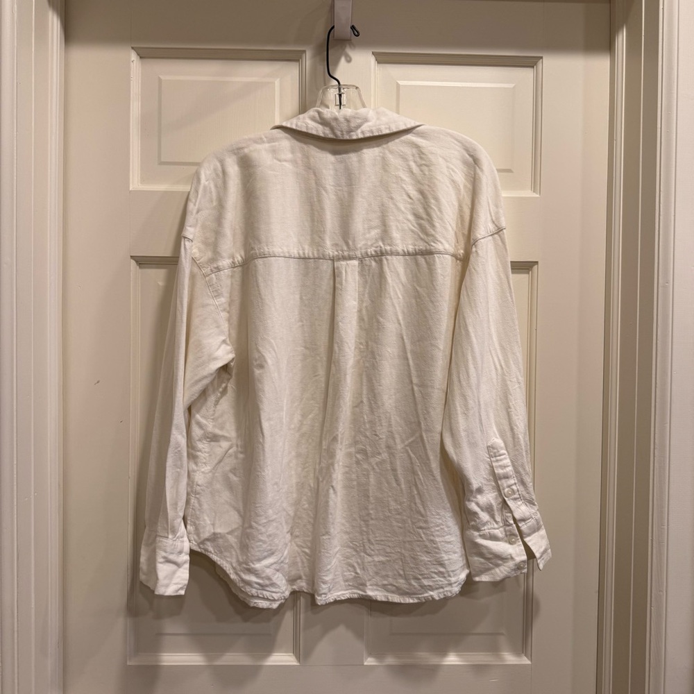 Abercrombie & Fitch Oversized Linen Button Down Shirt - Picture 2 of 3